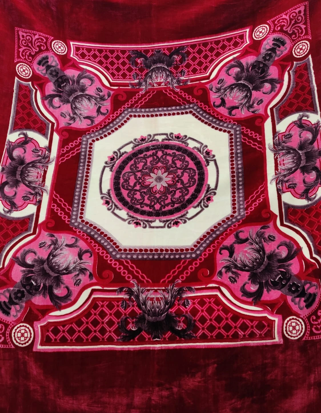 WhatsApp Image 2026-09-08 at 8.40.36 PM (1) ৭ কেজি King Size Double Part Kashmir Blanket7003 - Image 1